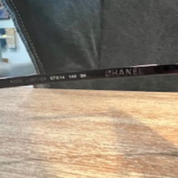 Chanel Sunglasses - Beautiful and in EXCELLENT Condition - Picture 4 of 11